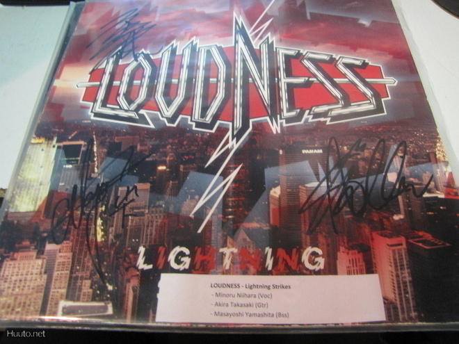 LOUDNESS - LIGHTNING LP KOLMELLA NIMMARILLA