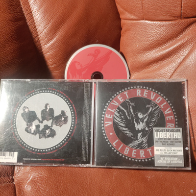 VELVET REVOLVER -libertad CD.