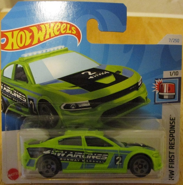 Dodge Charger SRT Sedan 4D Lime Green 2015 Hot Wheels 1:64