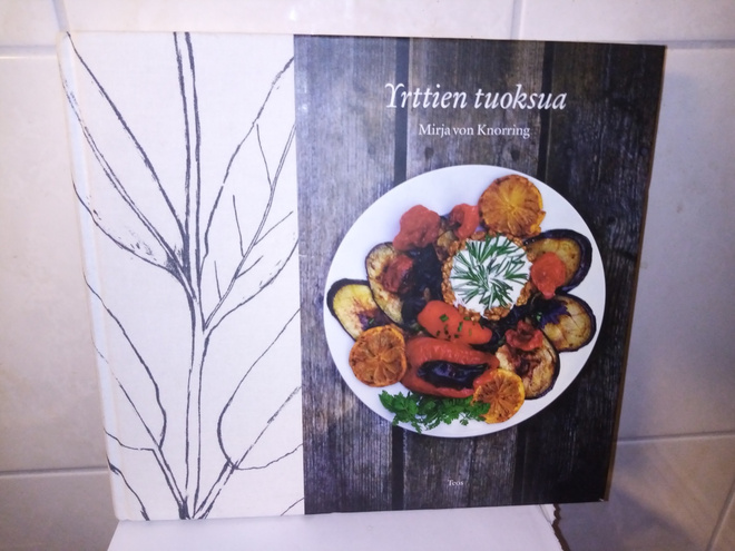 Knorring : Yrttien tuoksua ( SIS POSTIKULU)