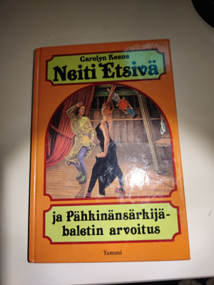 Neiti etsivä ja Pähkinänsärkijä-baletin arvoitus  C Keene