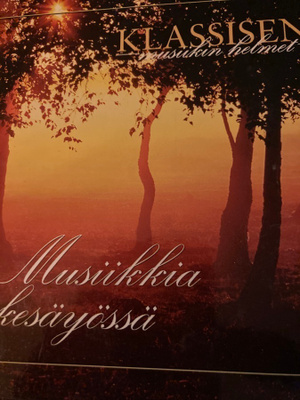 KLASSISEN MUSIIKIN HELMET - MUSIIKKIA KESÄYÖSSÄ