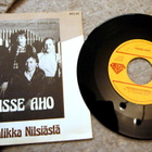 HASSE AHO PIIKALIKKA NILSIÄSTÄ/SOTKEUDUN SANOIHIN - pikkukuva 1