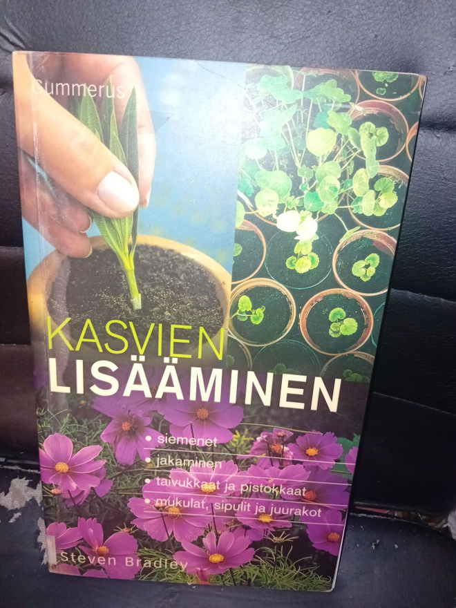 Bradley : Kasvien lisääminen  ( SIS POSTIKULU )