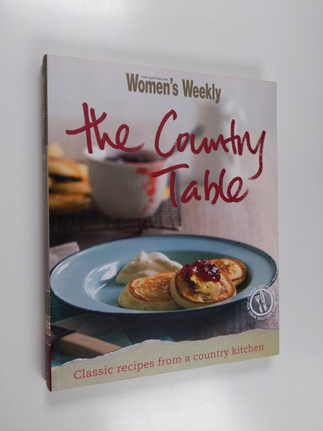 Australian Women's Weekly Staff : The Country Table - Cla...