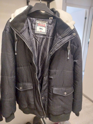 Lonsdale London hupullinen talvitakki