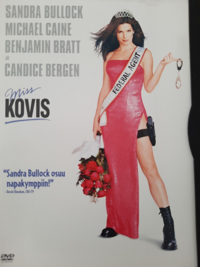 Miss Kovis ( Sandra Bullock)