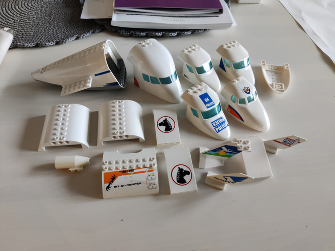 Lego lentokoneen osia