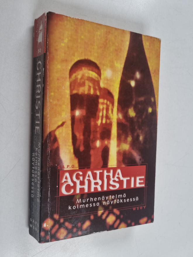 Agatha Christie : Murhenäytelmä kolmessa näytöksessä