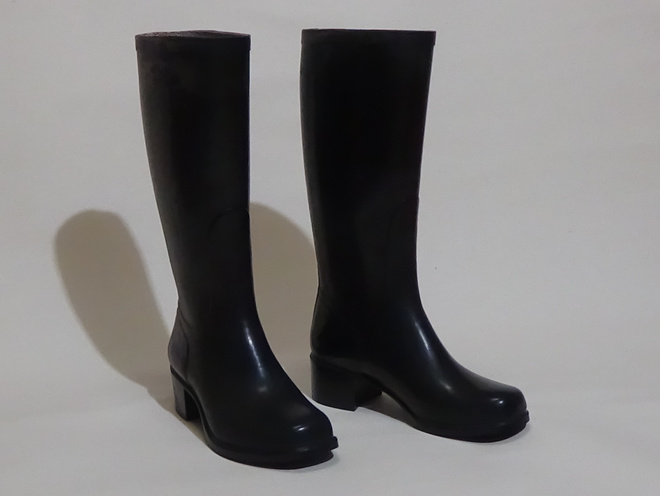 Nokian mustat vintage ( made in Finland ) Ulla saappaat 36