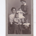 VANHA CDV Valokuva Lapset Kivat Vaatteet Lelut 1900-l Kotka - pikkukuva 1