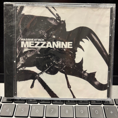 MASSIVE ATTACK - Mezzanine cd (yhä muoveissa)