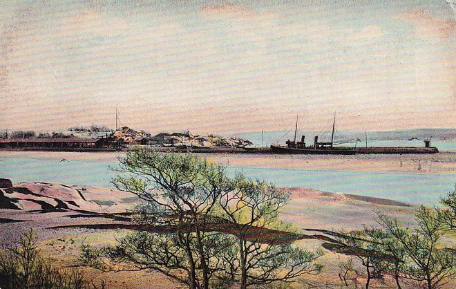 HANKO VÄREISSÄ SATAMAA LAIVA KULKENUT