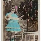 LAPSI / Ujo tyttö tuolilla, koristeltu joulukuusi. 1900-l. - pikkukuva 2