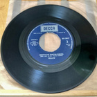 YELLOW: Joo Jussi * Arkeologi santaa kaivaa * FIN 1975 - pikkukuva 2