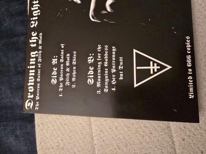 Drowning the Light – The Patron Saint of Filth & Mold (7" VI