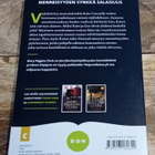 Mary Higgins Clark - Kuin kaksi marjaa - pikkukuva 2
