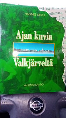 Hannes Sihvo AJAN KUVIA VALKJÄRVELTÄ ( 1 p. 1992 ) Sis.pk:t