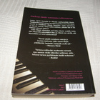 E L James Mister  -nid - pikkukuva 2