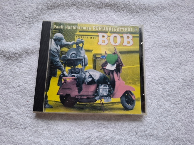 Pauli Hanhiniemen Perunateatteri – Appelle-moi BOB CD