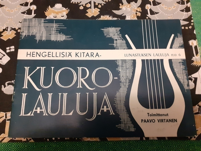 Hengellisiä kitara-kuorolauluja Paavo Virtanen