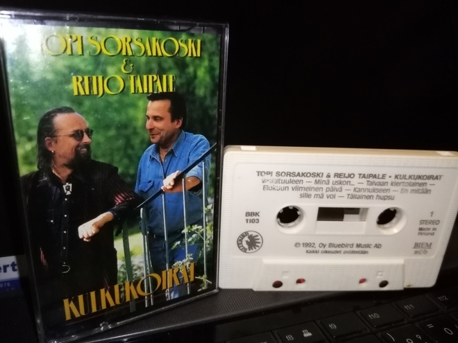 C-KASETTI Topi Sorsakoski & Reijo Taipale :  Kulkukoirat