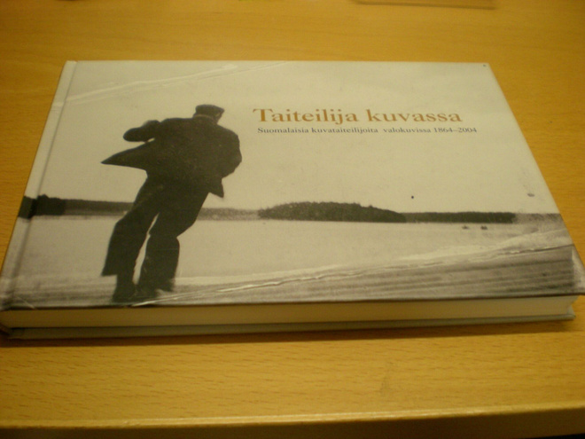 Taiteilija kuvassa - Suomalaisia kuvataiteilijoita valokuvis