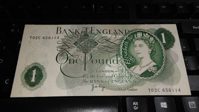 Englanti England 1 Pound P374 1966-77 XF+