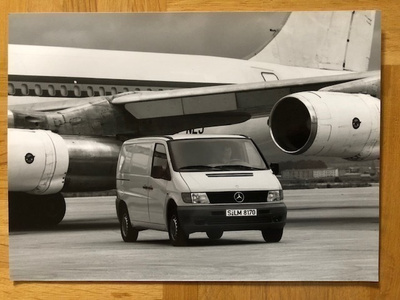 Lehdistökuva Mercedes-Benz Vito pakettiauto 638