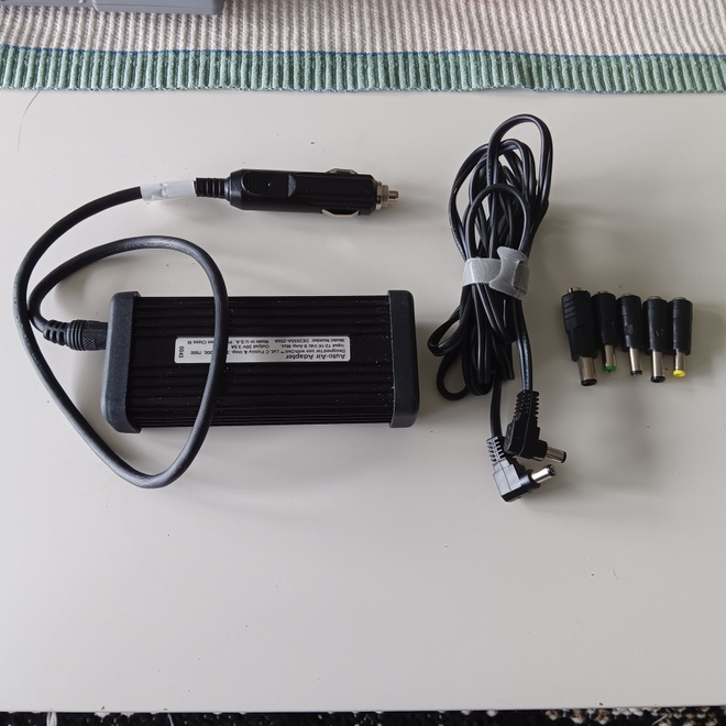 Jännitemuuttaja +12VDC to +20 VDC 3,5A