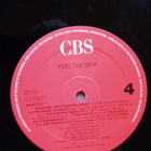 2 LP-LEVYÄ: FEEL THE BEAT: 20 HOT ROCK  TRACKS - pikkukuva 4