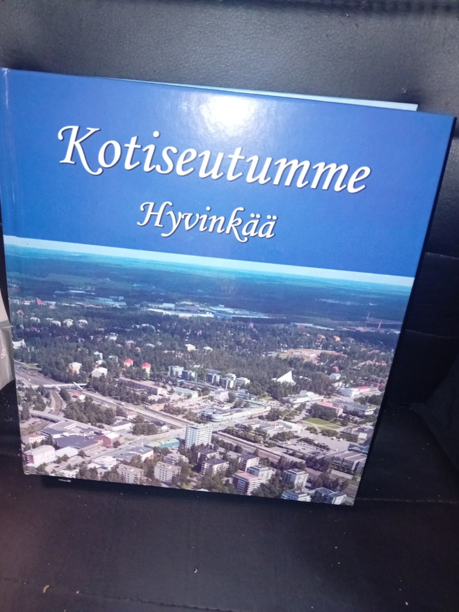 Kotiseutumme Hyvinkää ( SIS POSTIKULU) + KOTELO