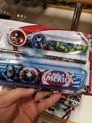 Marvel koulutarvikkeet