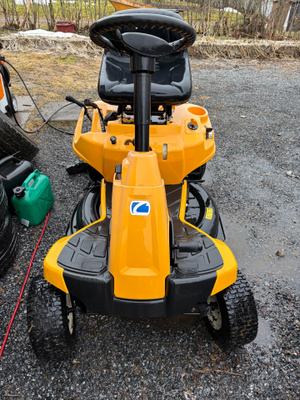 Cub Cadet cc 114 TD ajetava ruohonleikkuri. Nokialla.