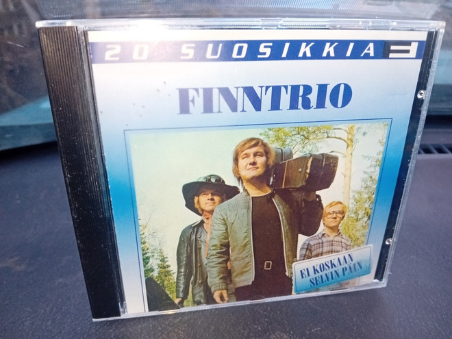 CD 20 SUOSIKKIA FINNTRIO EI KOSKAAN SELVINPÄIN