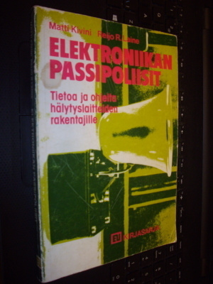 Kivini - Laine ELEKTRONIIKAN PASSIPOLIISIT (1p.1977) Sis.pk
