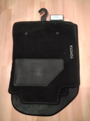 Uusi  Toyota Corolla 2002-2007 lattiamattosarja.