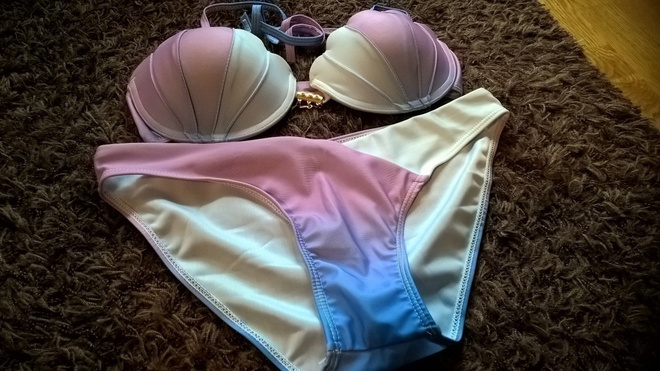 Lilat Bikinit / Push up -bikiniliivit ja Bikinihousut M