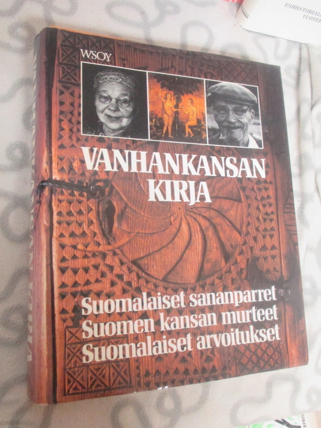 Istvan Racz (kuvat) ym. - Vanhankansan kirja : suomalaiset