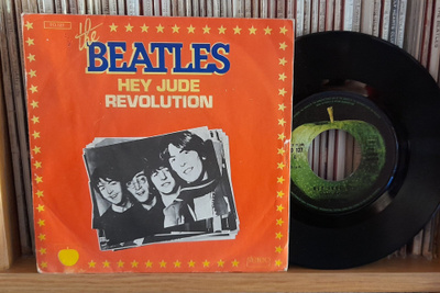 Beatles - Hey jude / Revolution 7"