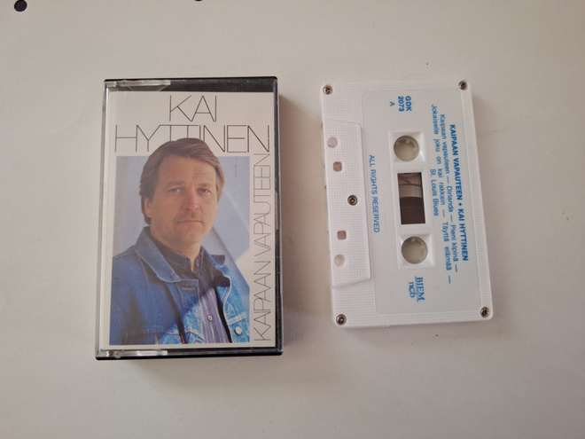 KAI HYTTINEN . KAIPAAN VAPAUTEEN c-kasetti