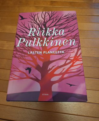 Kirja Lasten planeetta, Riikka Pulkkinen