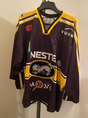 Oulun Kärpät fanipaita