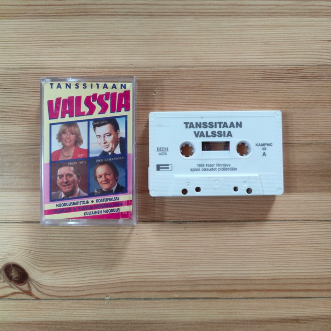 Tanssitaan Valssia (mm. Berit, Olavi Virta) c-kasetti