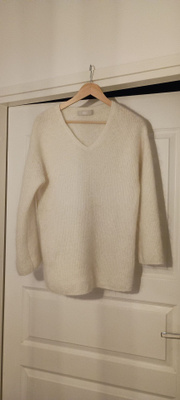 Valkoinen mohair villaneule koko (M )ovh 149€