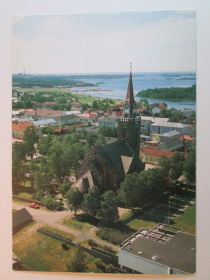 KULKEMATON RAAHEN KIRKKO JA YMPÄRÖIVÄÄ MAISEMAA ILMAKUVA