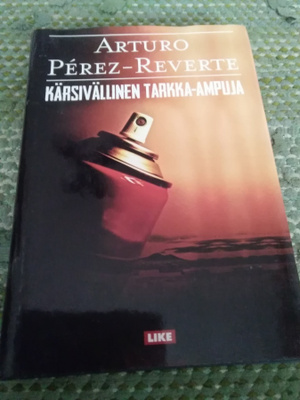 Arturo Perez-Reverte: Kärsivällinen tarkka-ampuja