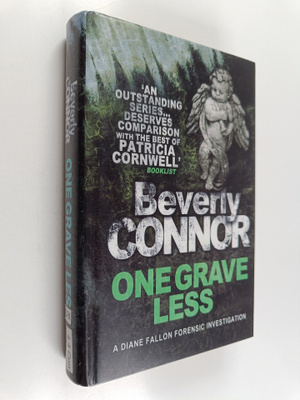 Beverly Connor : One grave less : a Diane Fallon forensic...
