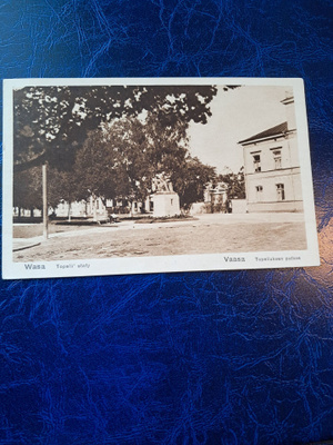 Vanha kortti. Vaasa. Topeliuksen patsas.