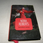 Nora Roberts Jumalten tanssi -sid - pikkukuva 1